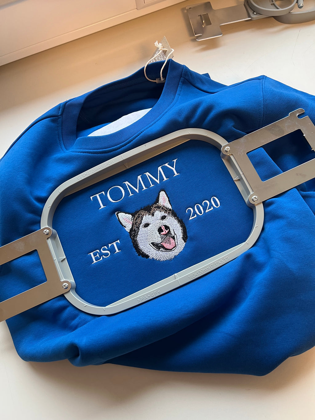 SWEATER MET HUISDIER BORDURING (ga naar www.mijnhuisdiercadeau.nl)