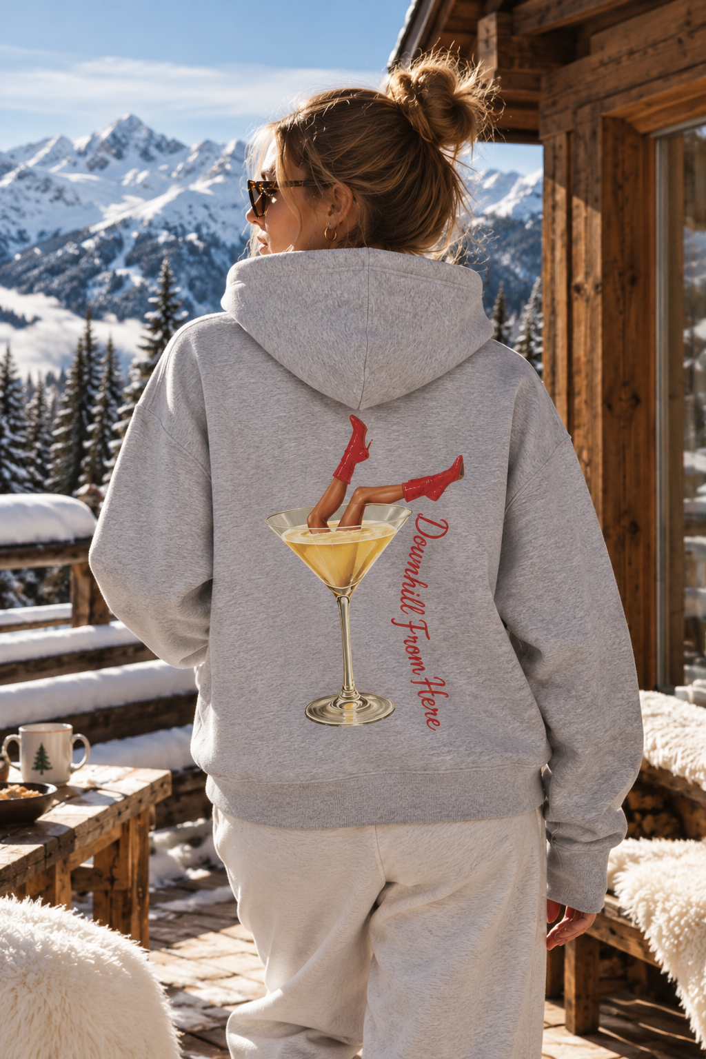 DOWNHILL MARTINI HOODIE in Heather Grey, achterkant met martiniglas en rode laarzen