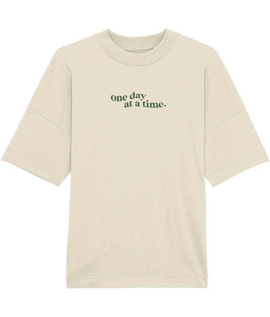 ONE DAY AT A TIME OVERSIZED SHIRT